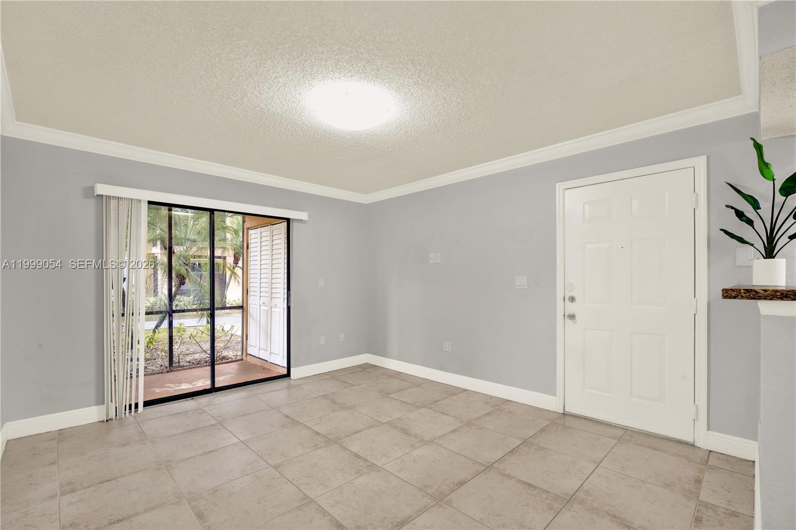 VISTA LAGO AT THE HAMMOCK - Residential