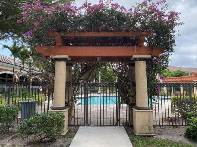 GRAND ISLES CONDO - Residential