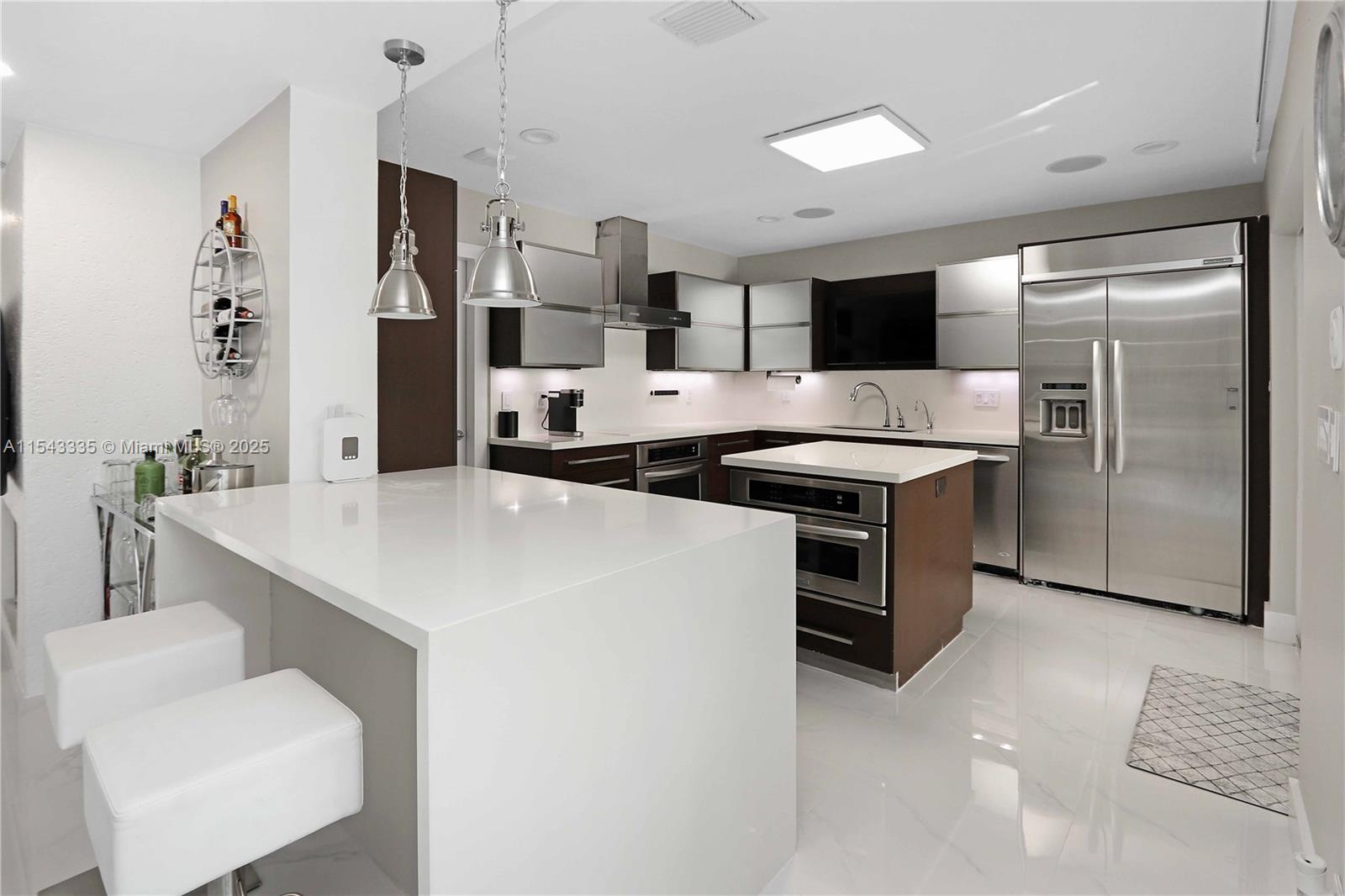VENICE 8-12 B - Residential