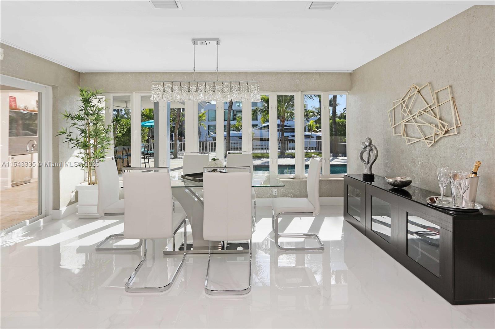 VENICE 8-12 B - Residential