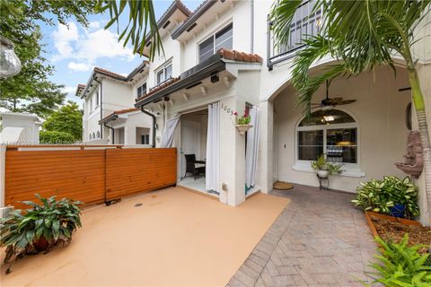 A home in Lauderdale Lakes