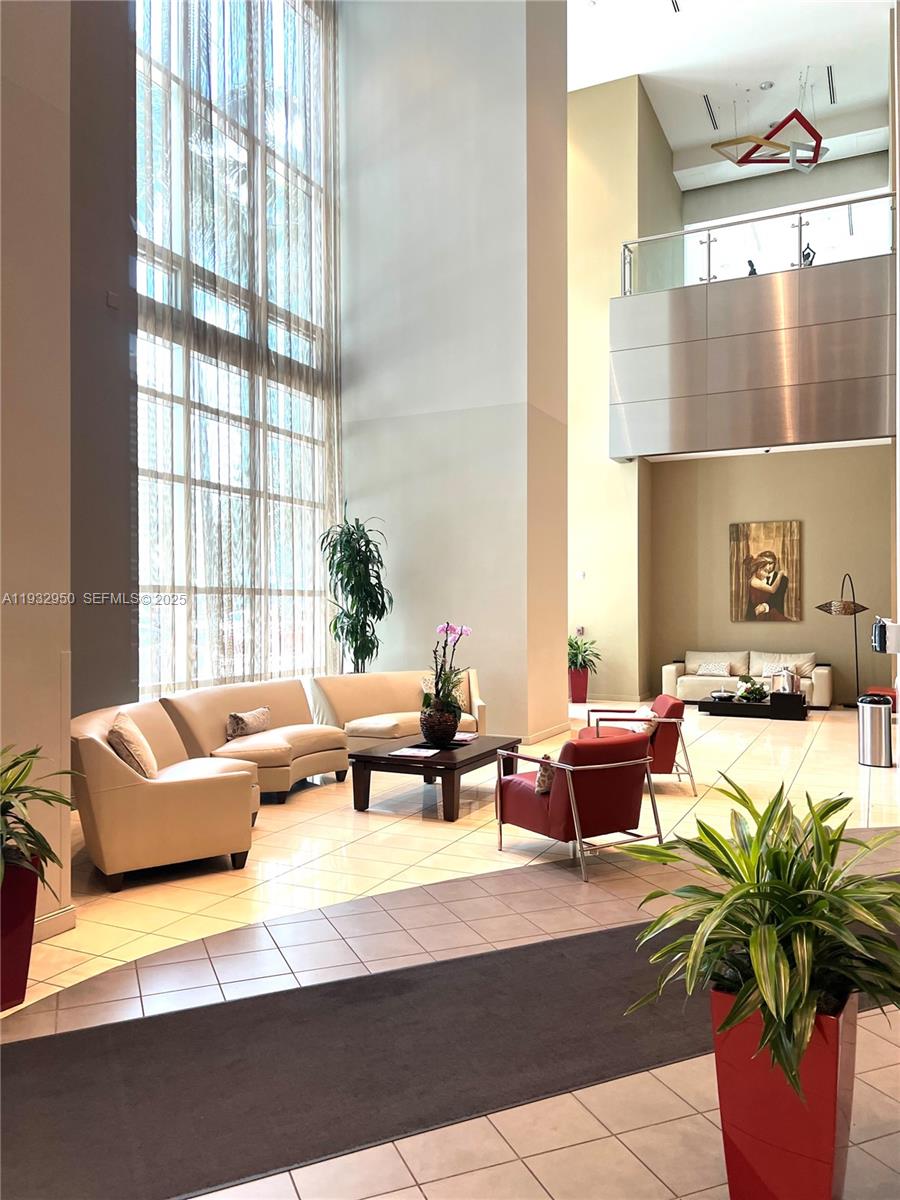 MET 1 CONDO - Residential Lease