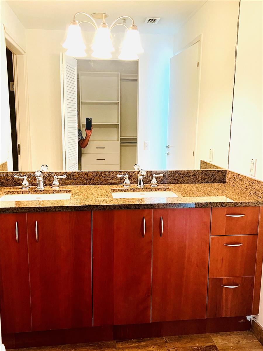 MET 1 CONDO - Residential Lease