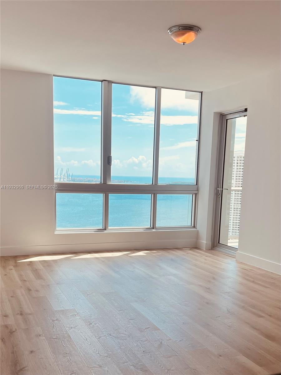 MET 1 CONDO - Residential Lease