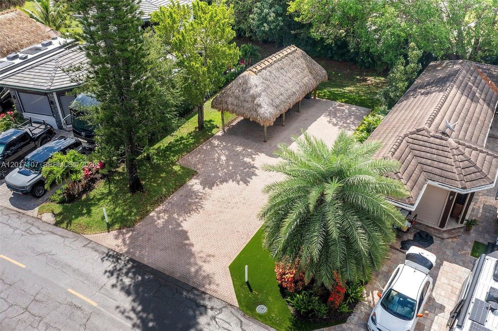 Photo of 22 S Cortez Dr, Margate, FL 33068 (MLS # A12017107)