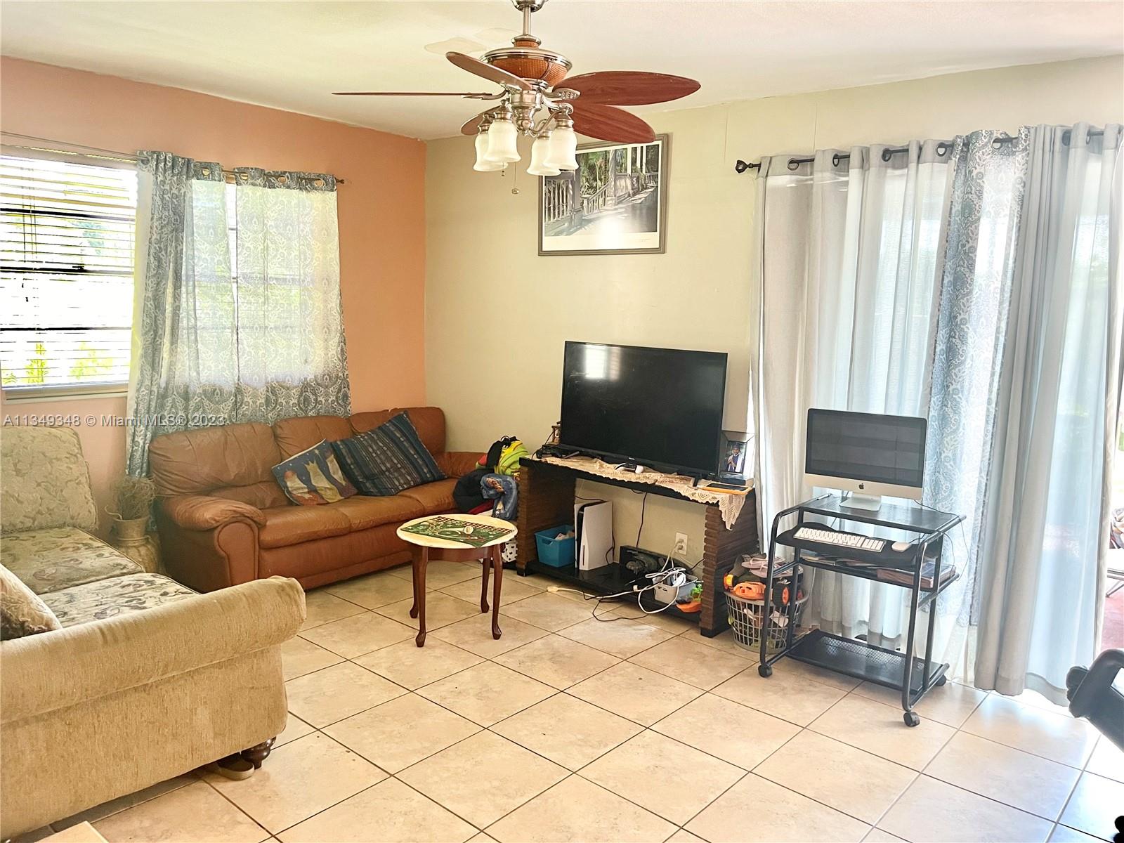 Photo 10 of 38 of 9120 Taft St 9120 condo