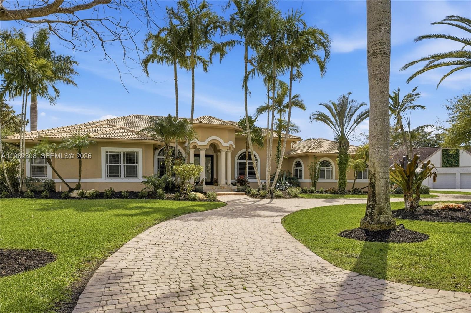 DAVIE WHISPERING PINES - Residential