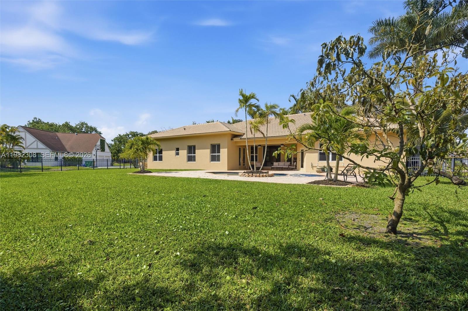 DAVIE WHISPERING PINES - Residential