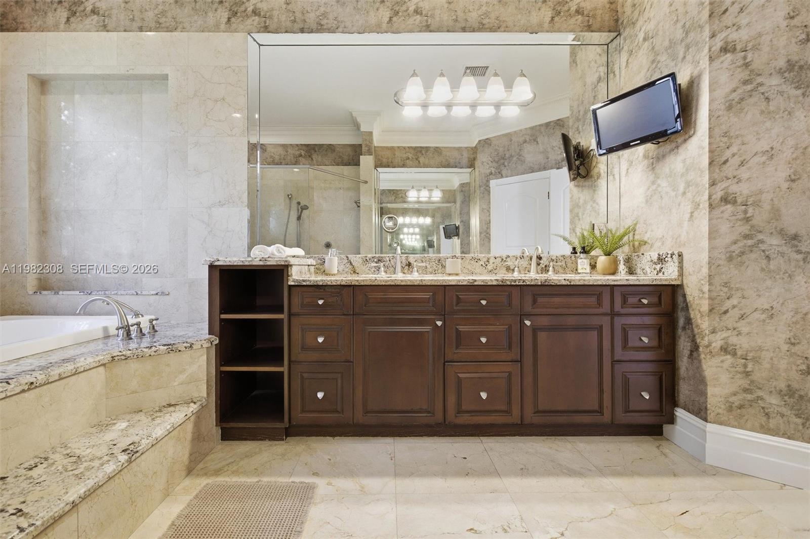 DAVIE WHISPERING PINES - Residential