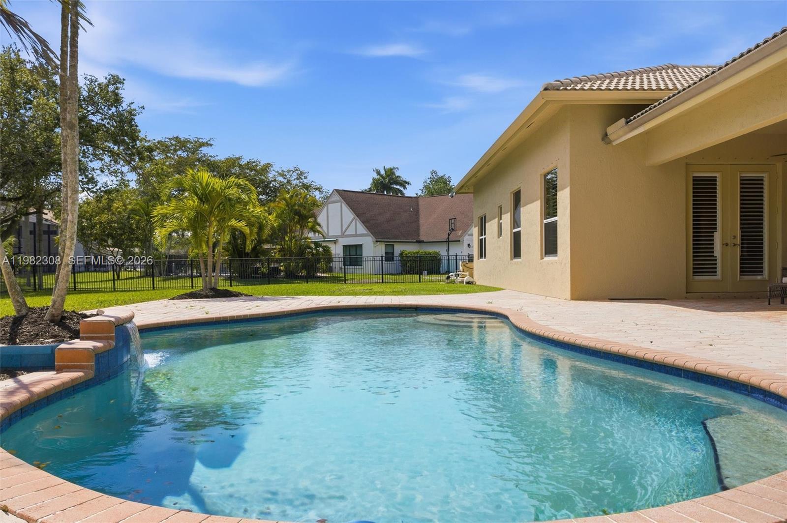 DAVIE WHISPERING PINES - Residential