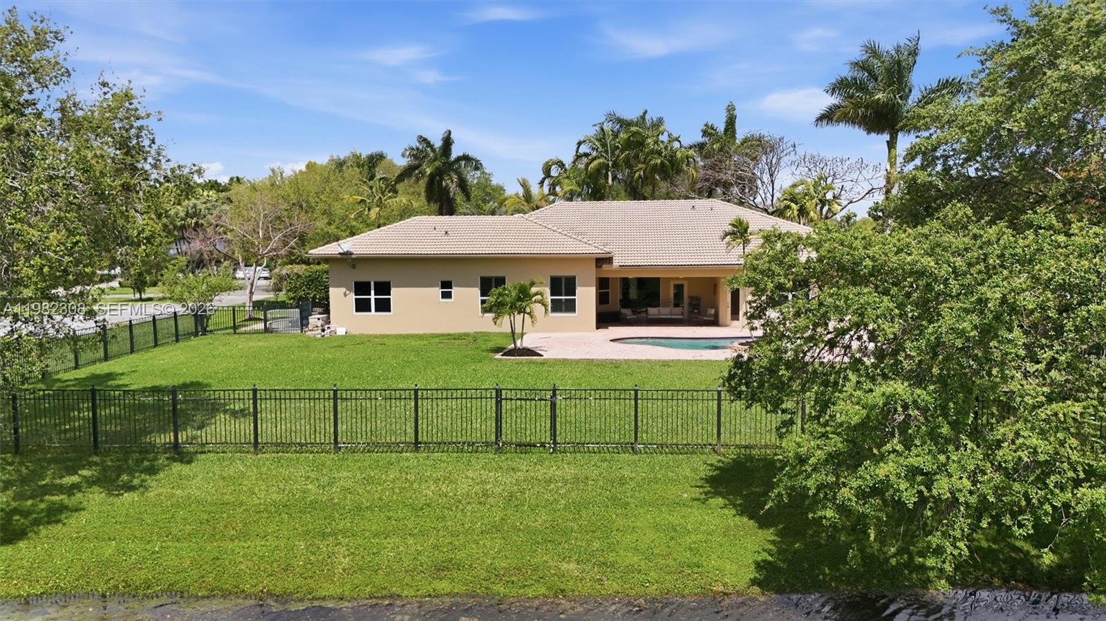 DAVIE WHISPERING PINES - Residential