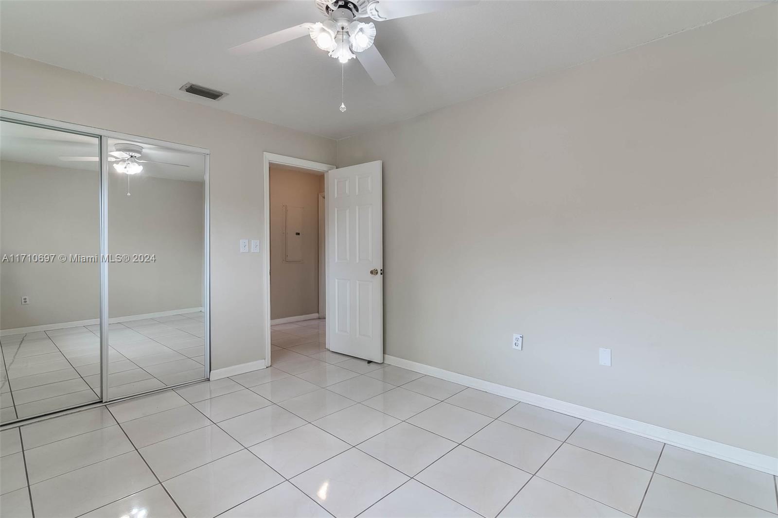 GLEN COVE SEC 2 - Residential Lease