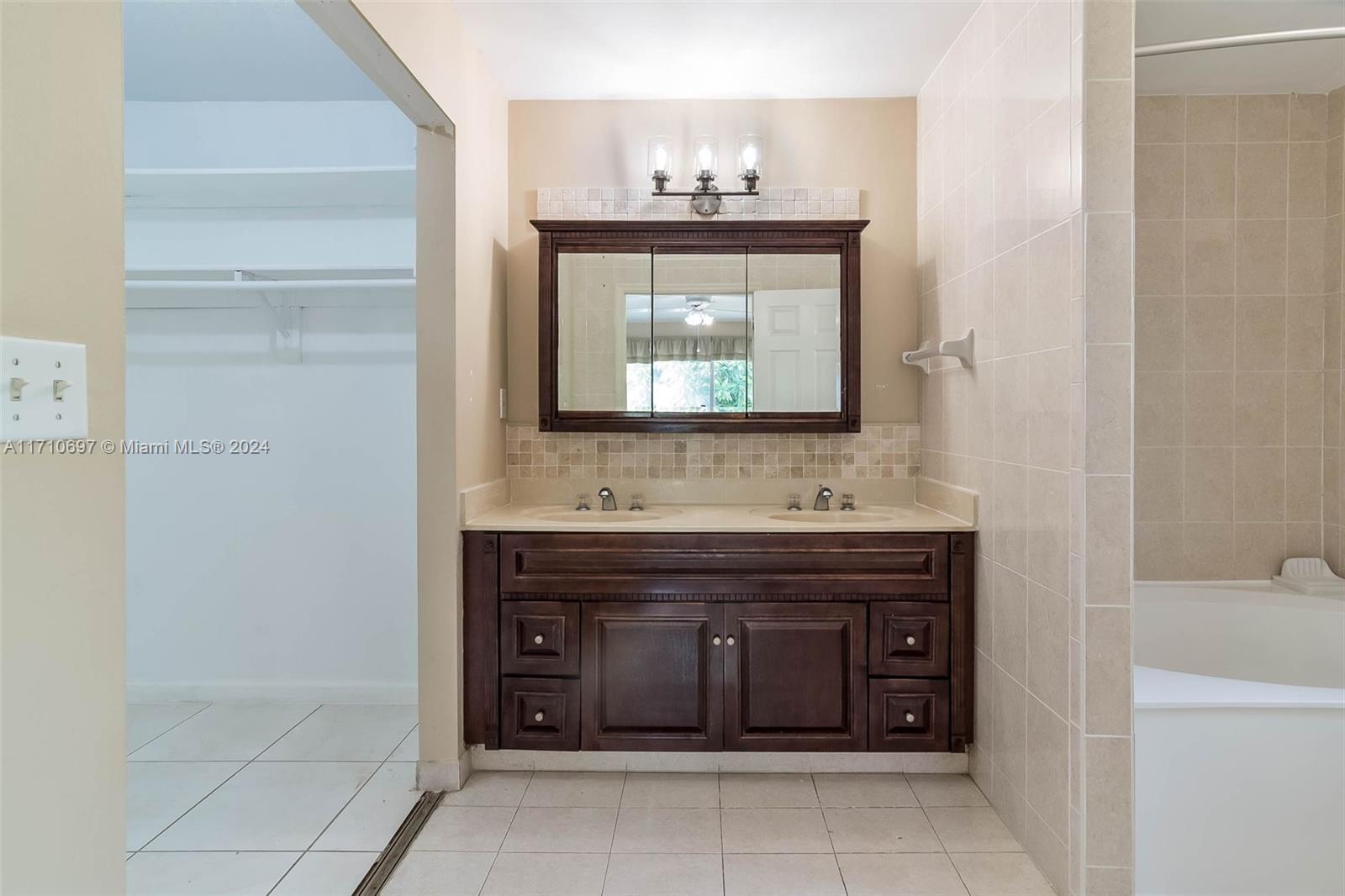 GLEN COVE SEC 2 - Residential Lease