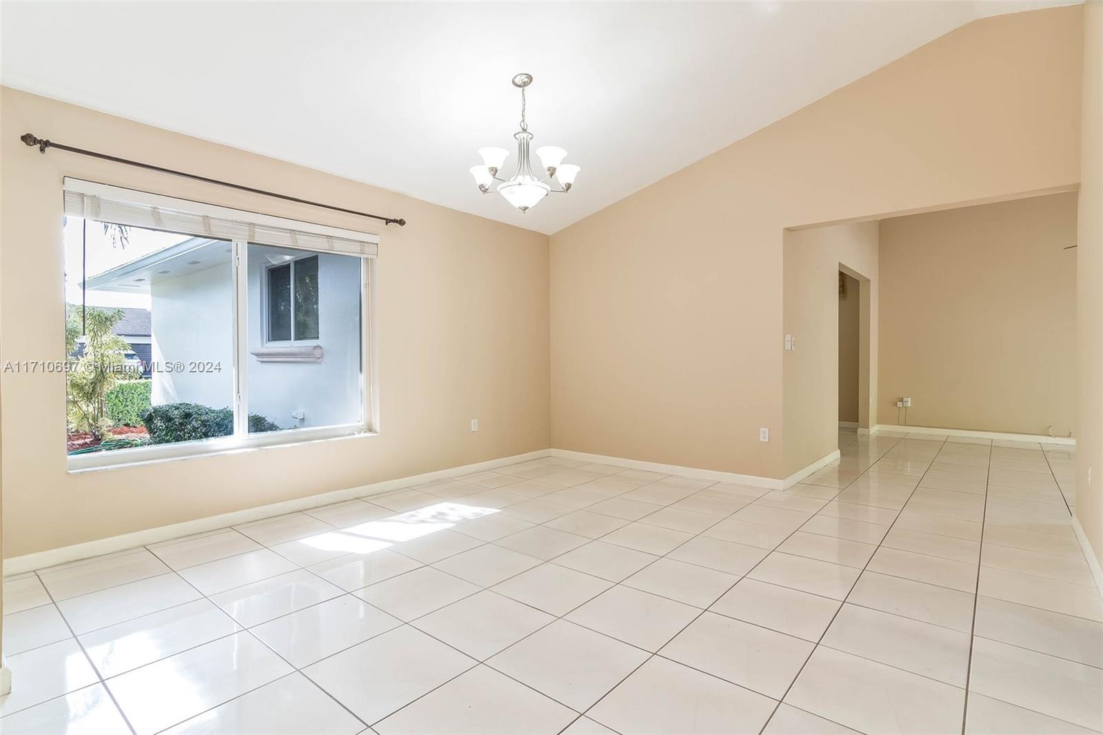 GLEN COVE SEC 2 - Residential Lease