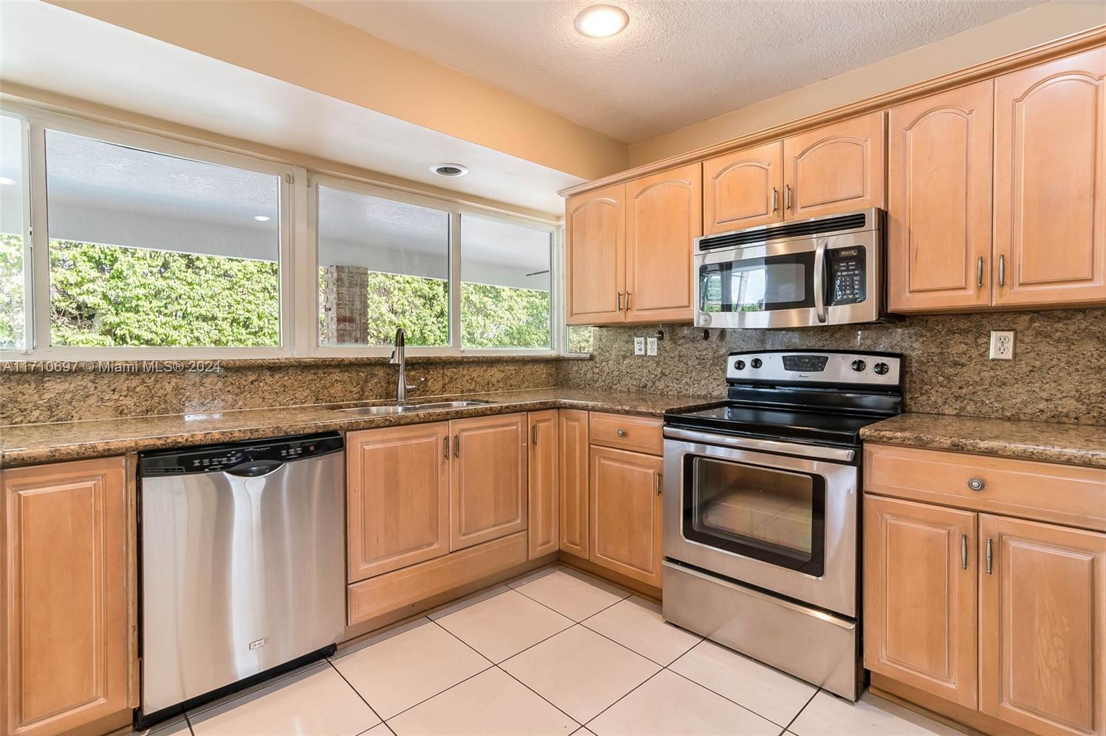 GLEN COVE SEC 2 - Residential Lease