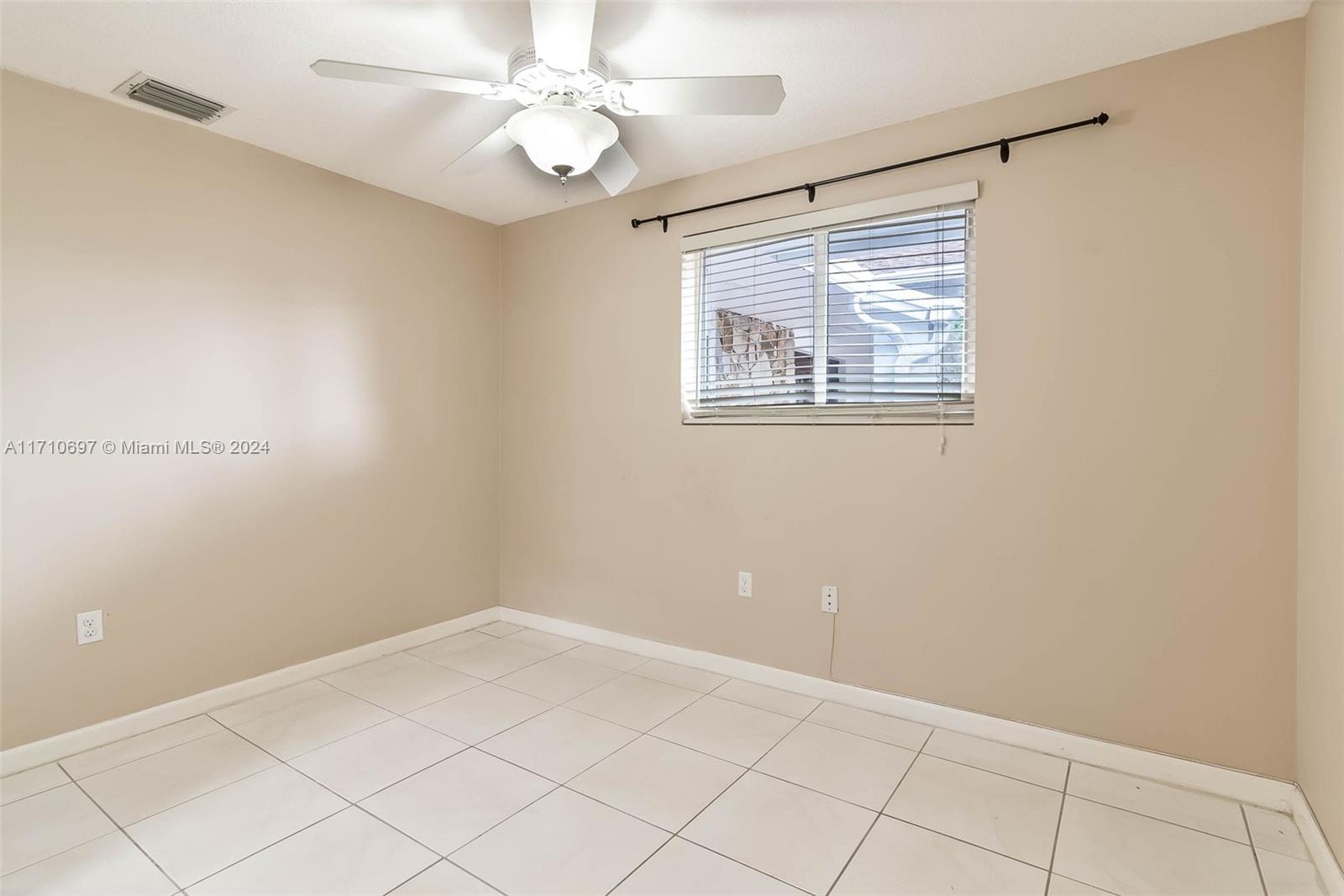 GLEN COVE SEC 2 - Residential Lease