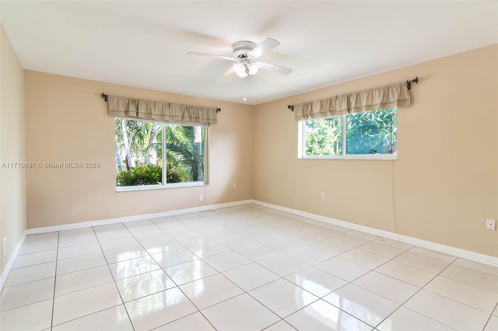 GLEN COVE SEC 2 - Residential Lease