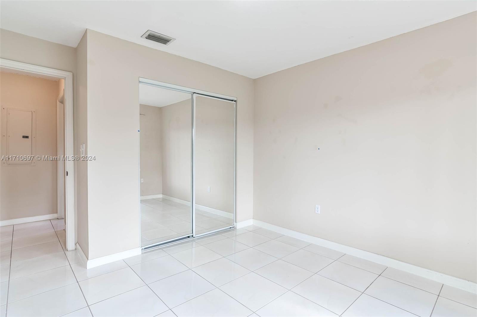 GLEN COVE SEC 2 - Residential Lease