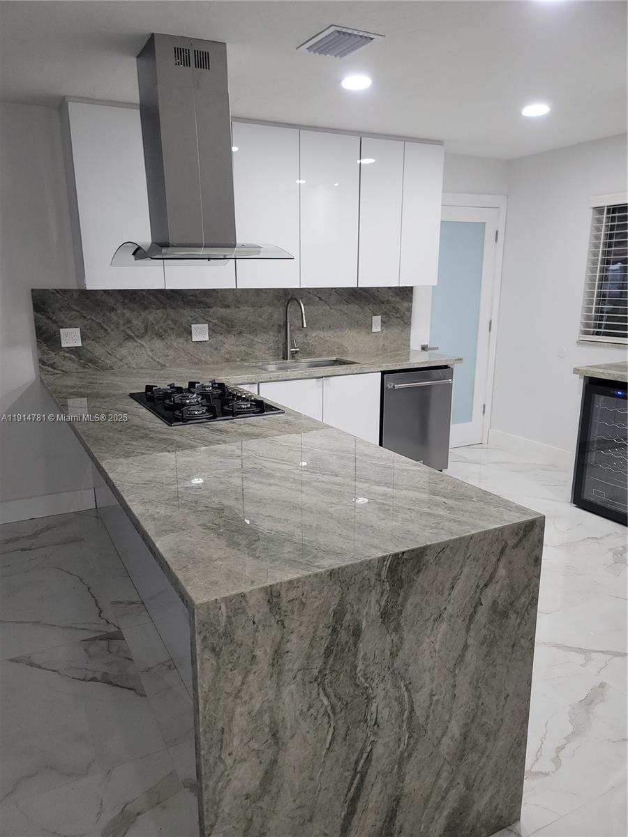 WESTWOOD ESTATES - Residential Lease