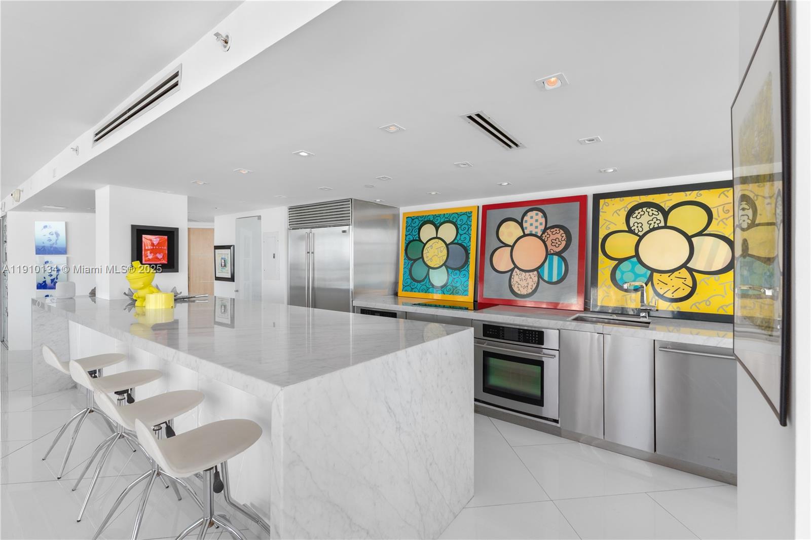 SOUTH POINTE TOWERS CONDO - Residential