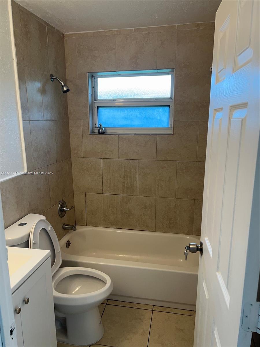 HIGH SCHOOL PK TRACK - Residential Lease