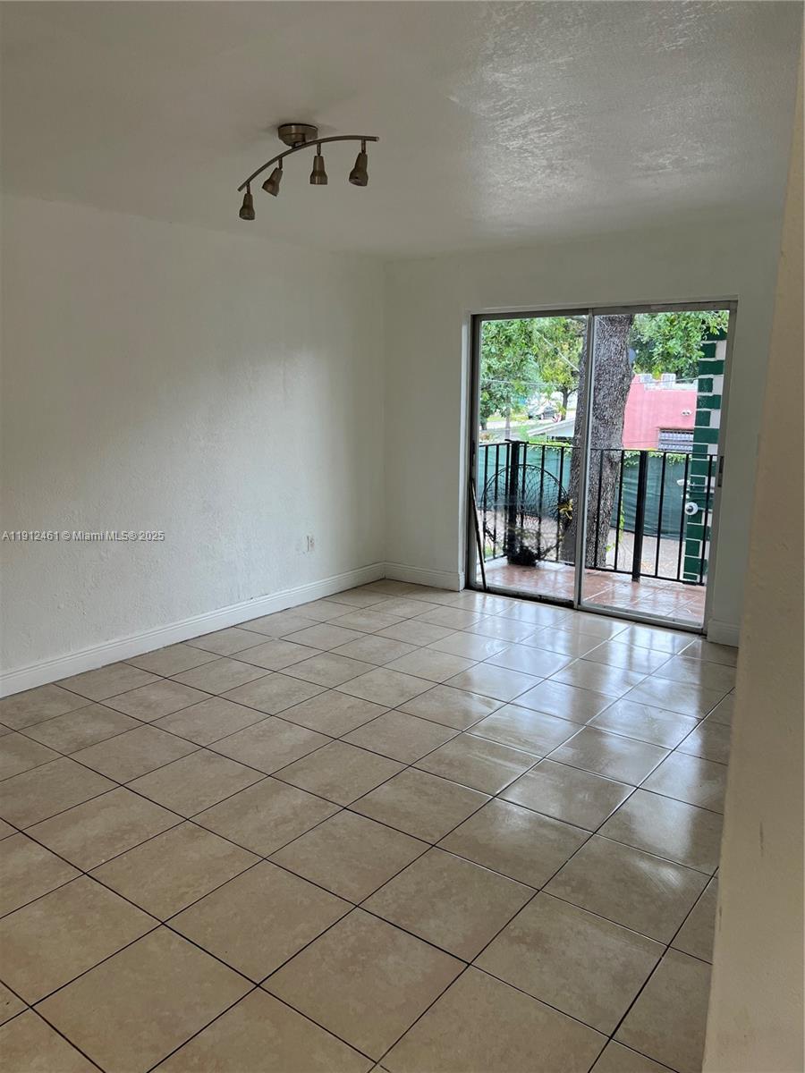 HIGH SCHOOL PK TRACK - Residential Lease