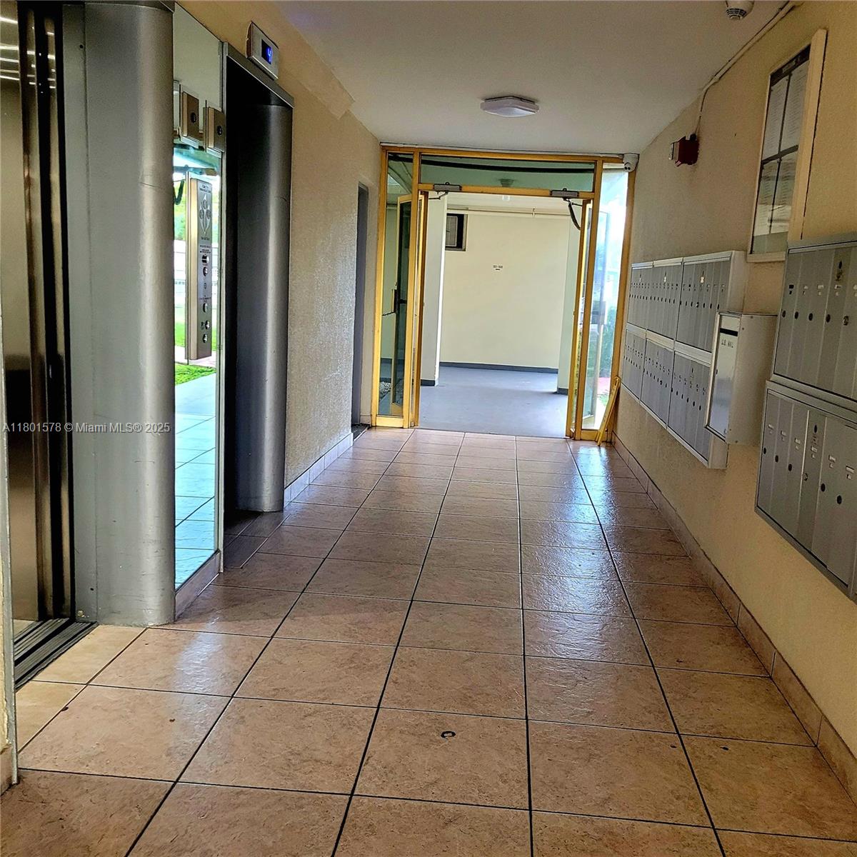 POINT EAST SEC II CONDO - Residential