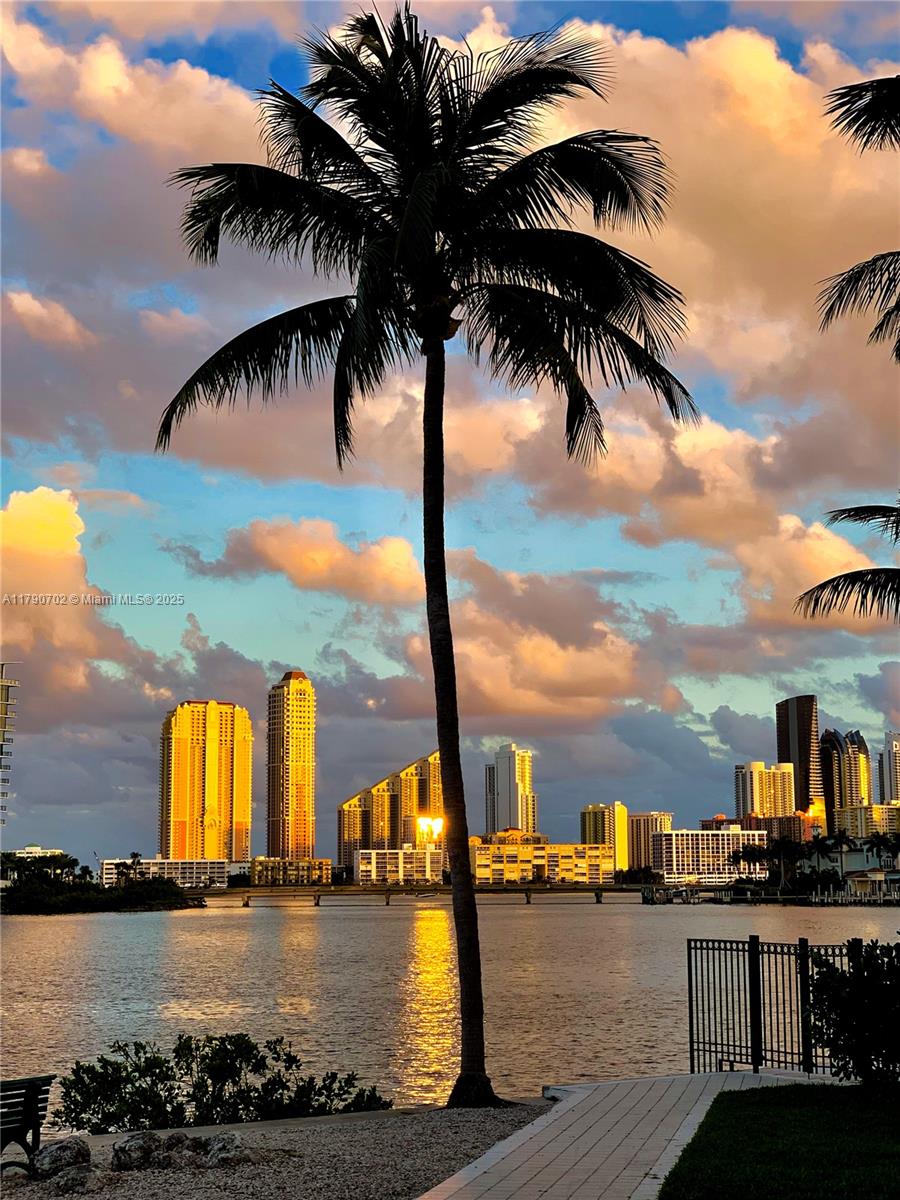 Address Not Disclosed, Aventura, Miami-Dade County, Florida - 1 Bedrooms  
1 Bathrooms - 