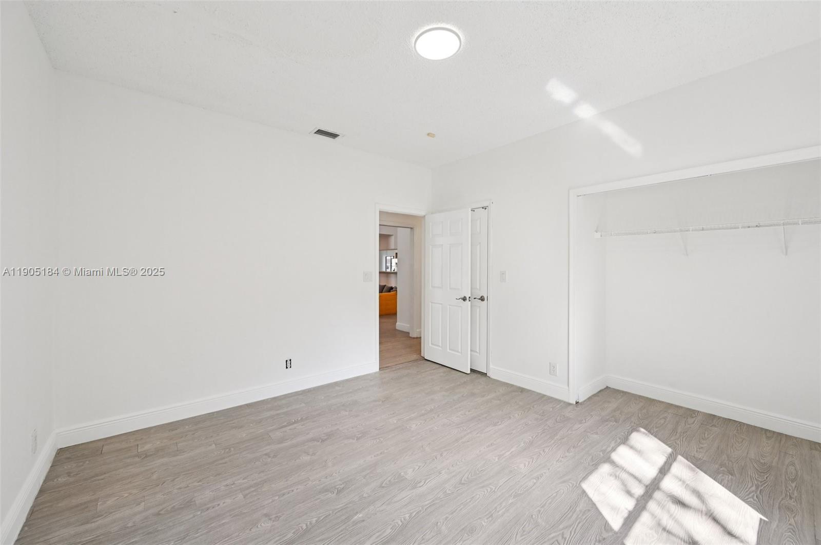 COUNTRYS POINT - Residential