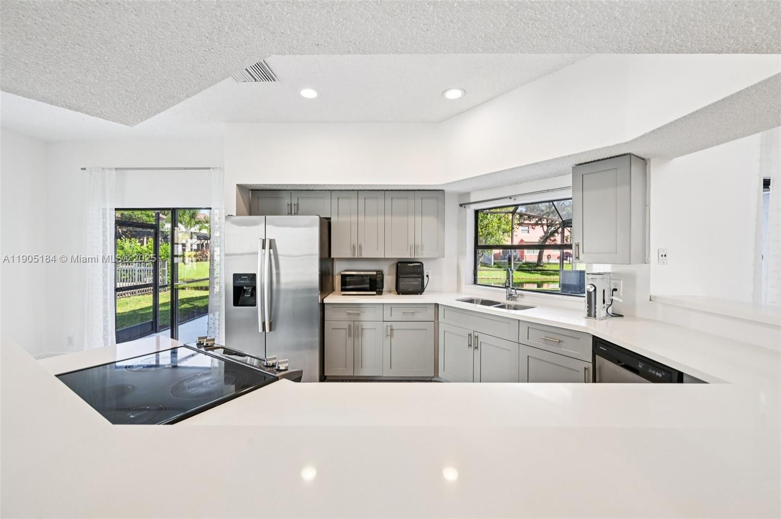 COUNTRYS POINT - Residential