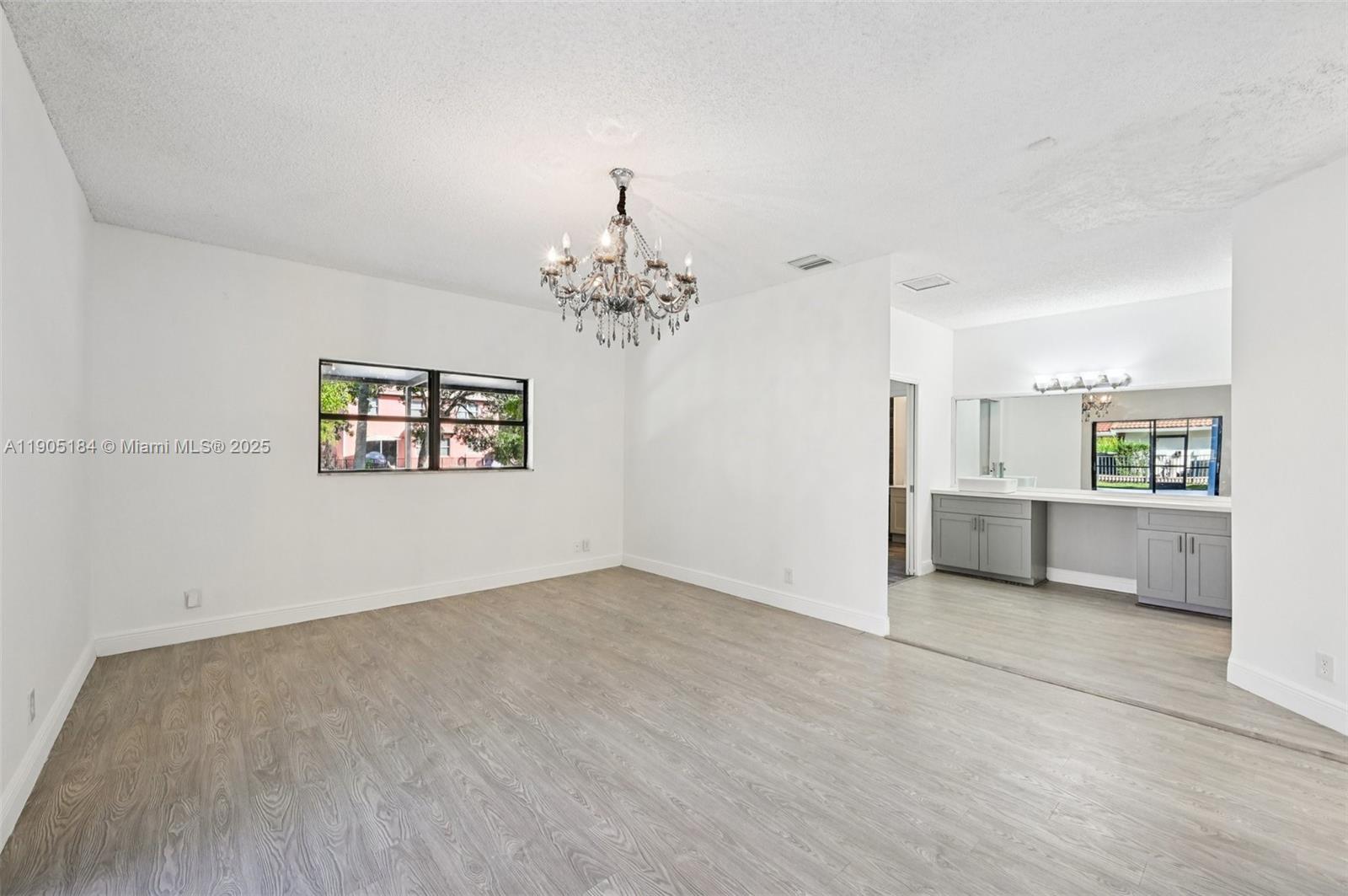 COUNTRYS POINT - Residential