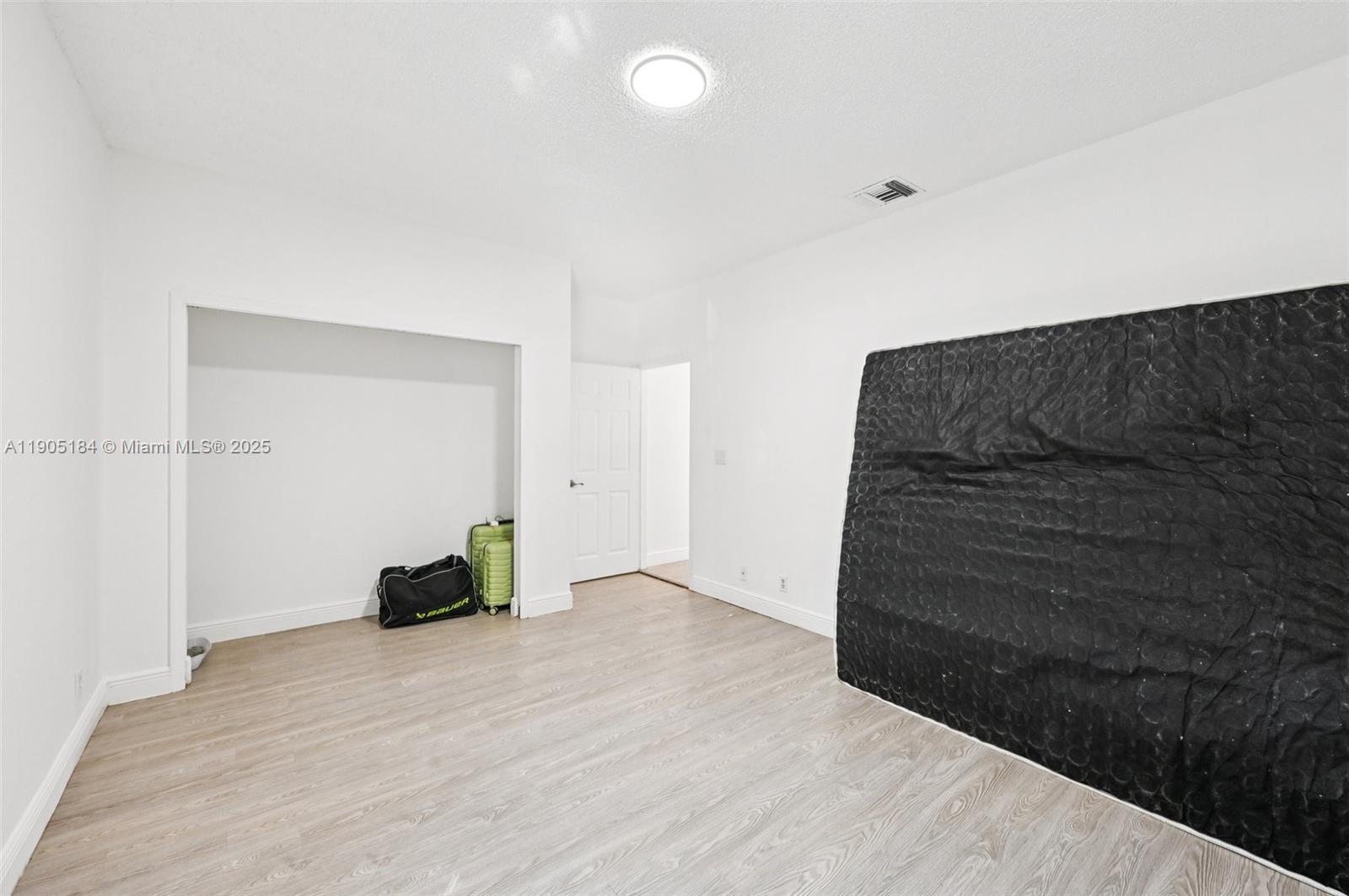 COUNTRYS POINT - Residential