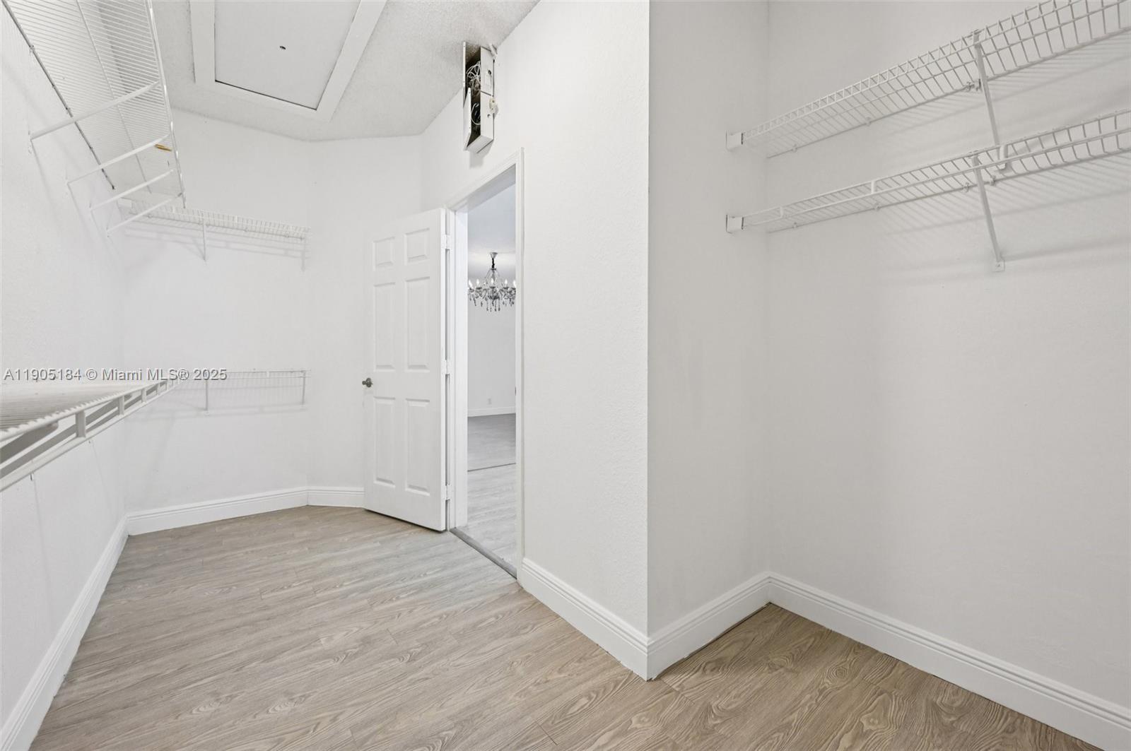 COUNTRYS POINT - Residential