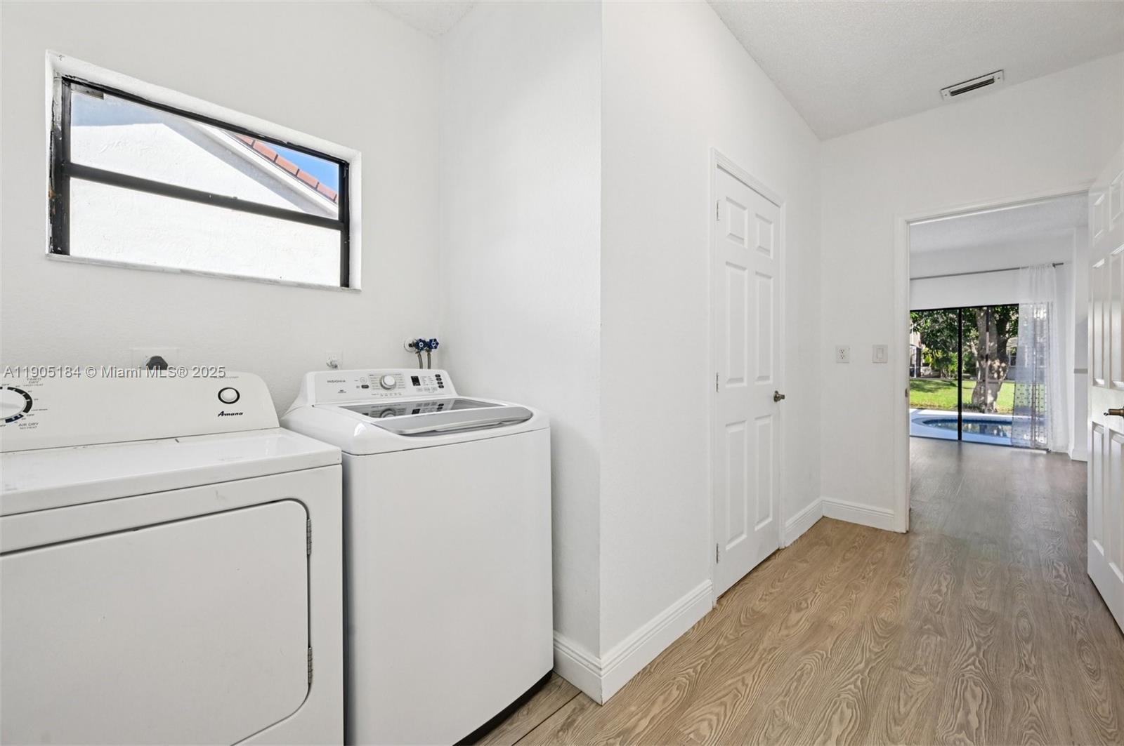 COUNTRYS POINT - Residential