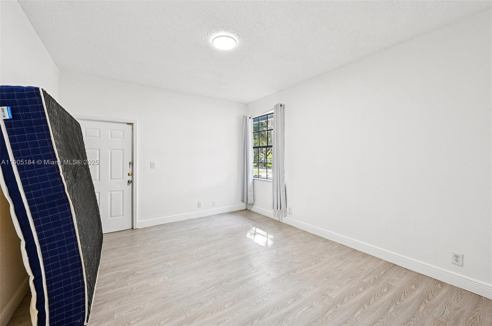 COUNTRYS POINT - Residential