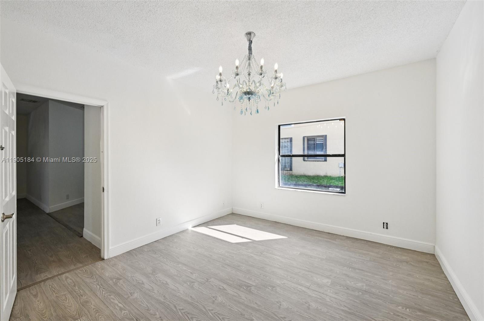 COUNTRYS POINT - Residential