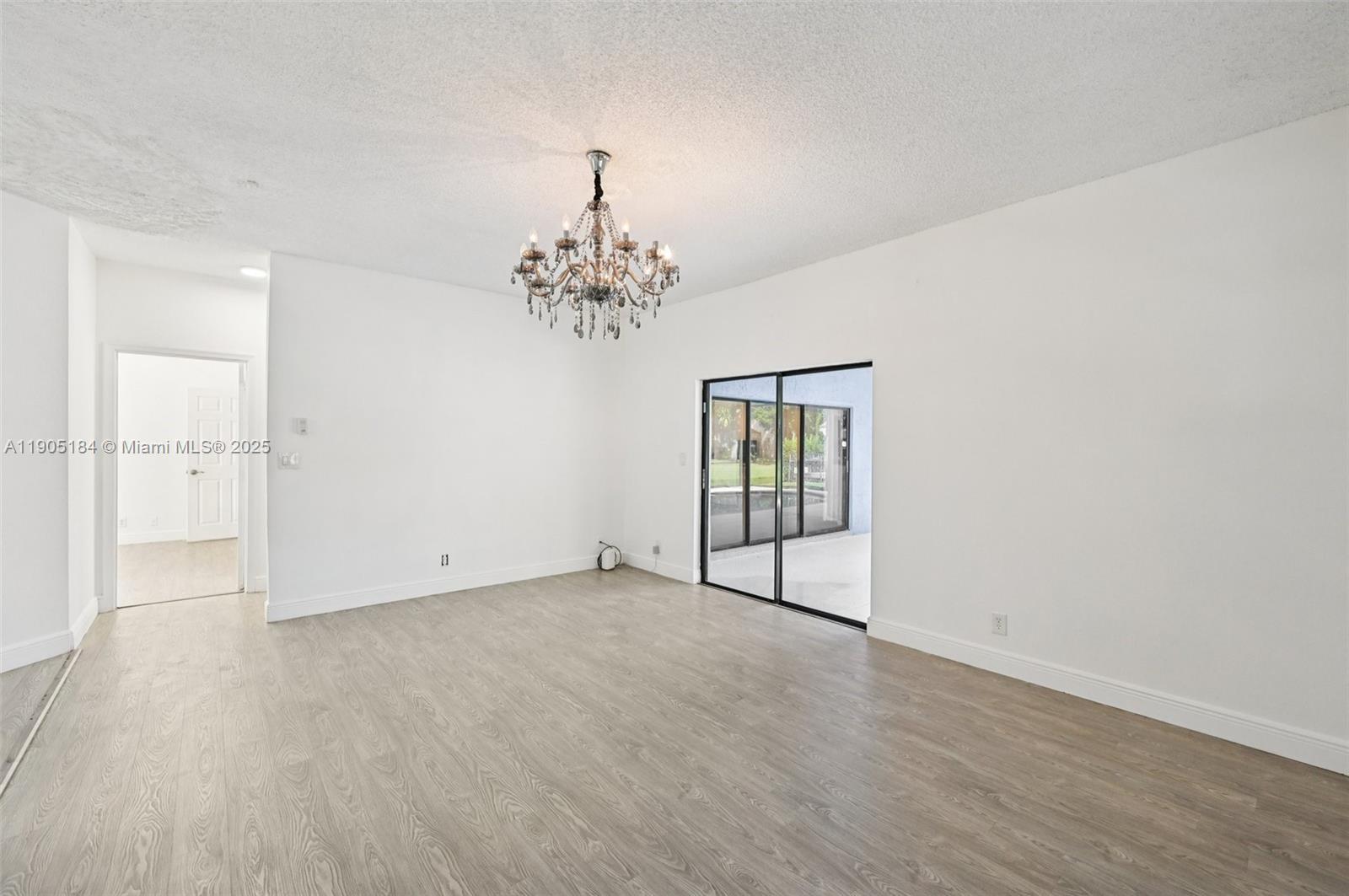 COUNTRYS POINT - Residential