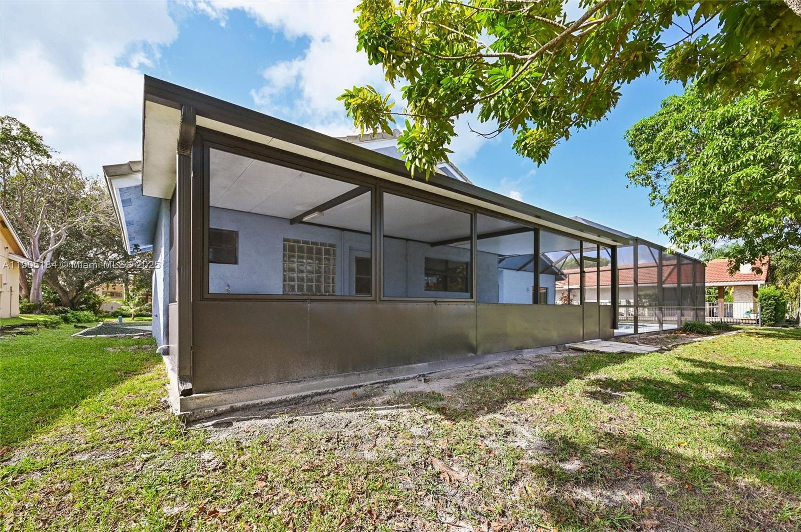 COUNTRYS POINT - Residential