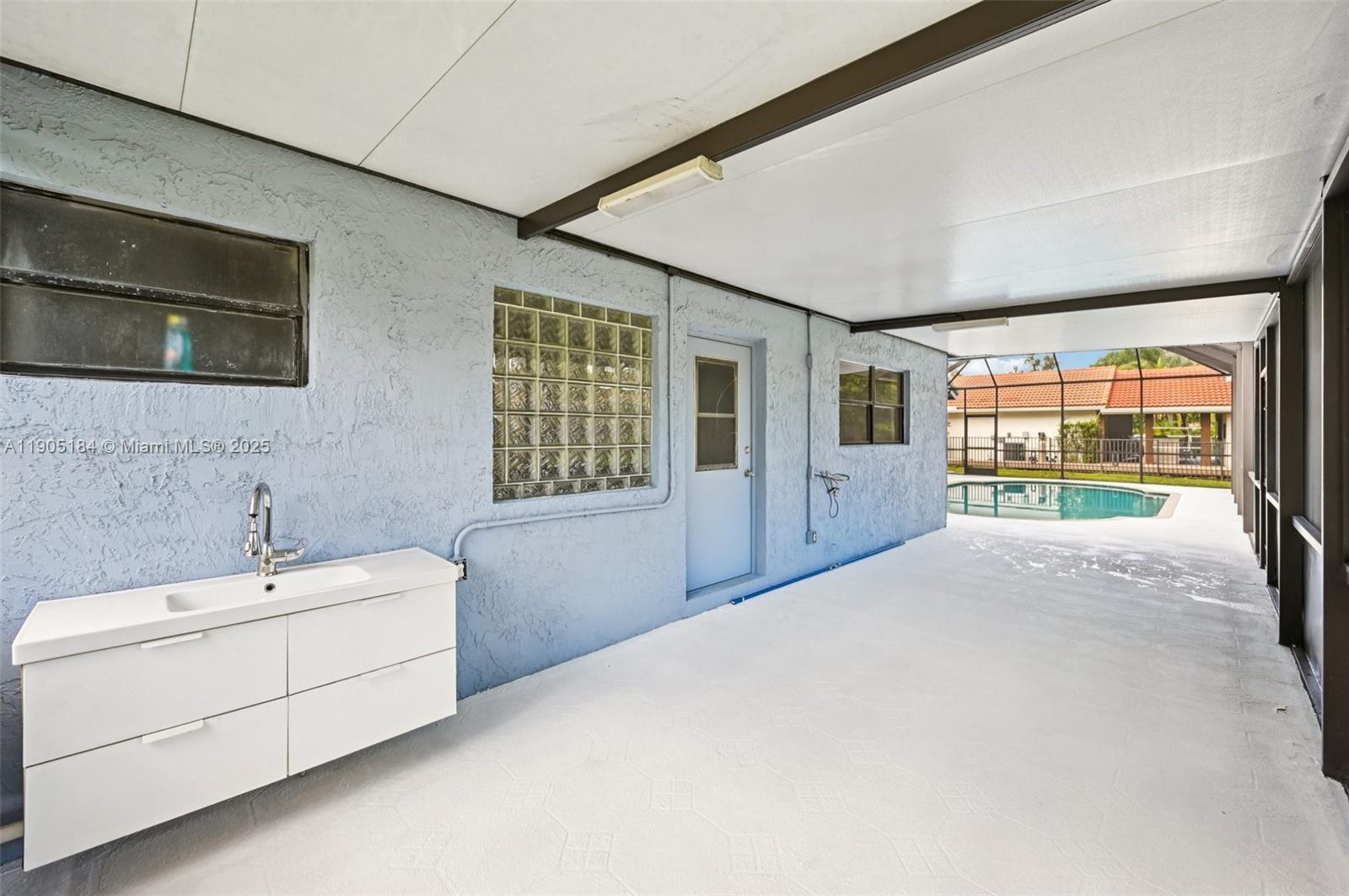 COUNTRYS POINT - Residential