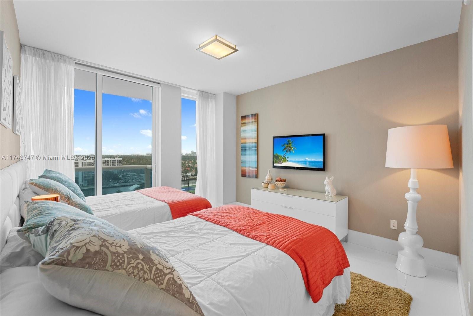 2711 HOLLYWOOD BEACH COND - Residential