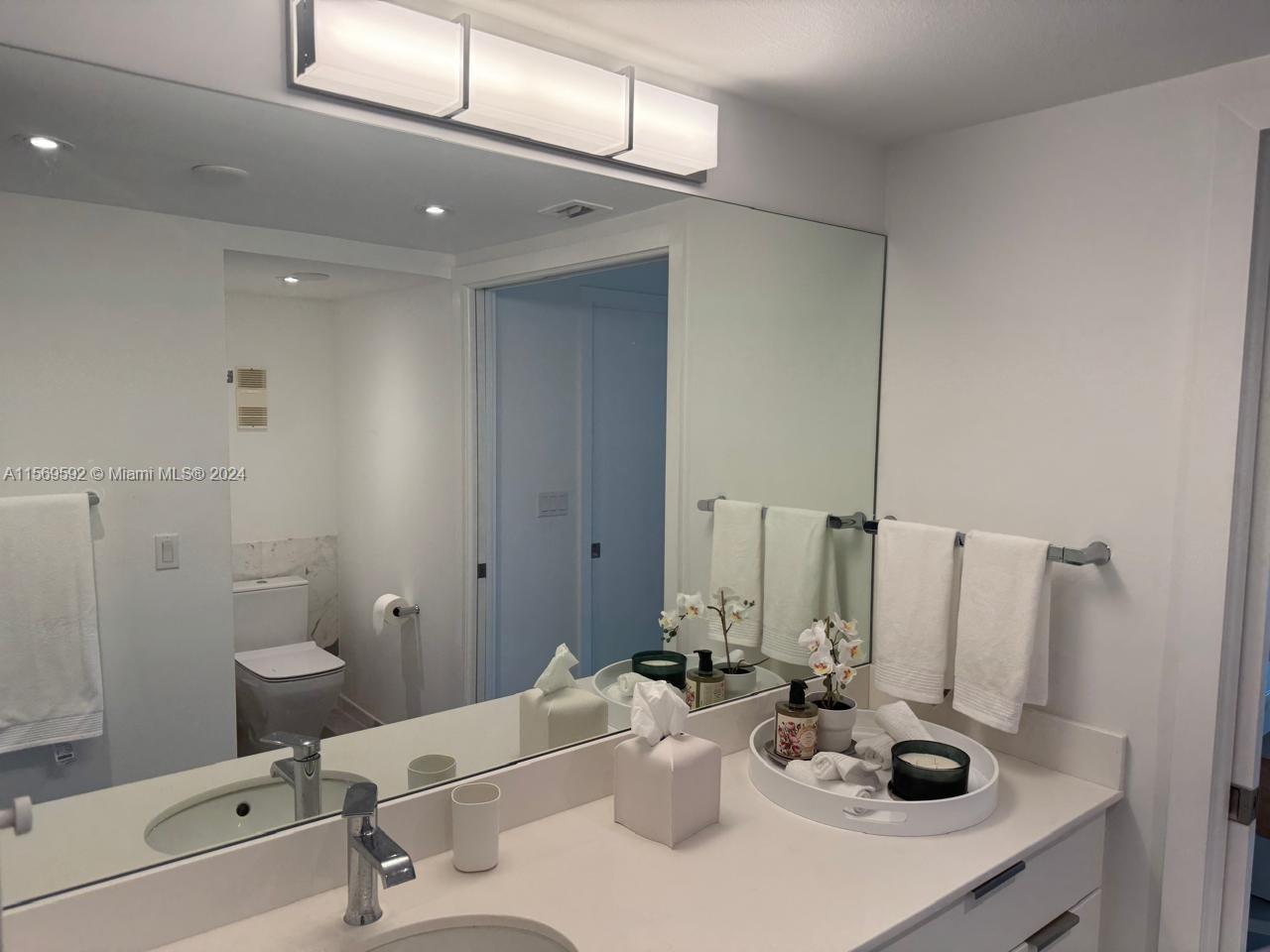 Key Biscayne, Florida 33149, United States, 1 Bedroom Bedrooms, ,2 BathroomsBathrooms,Residential,Active,60523