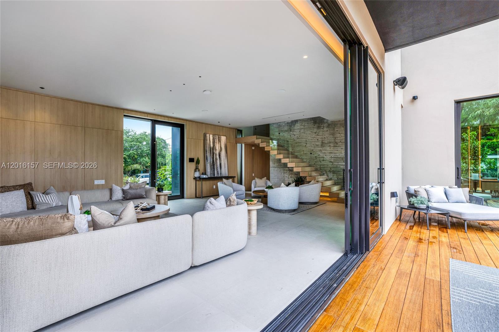 NAUTILUS EXTENSION 4TH - Residential