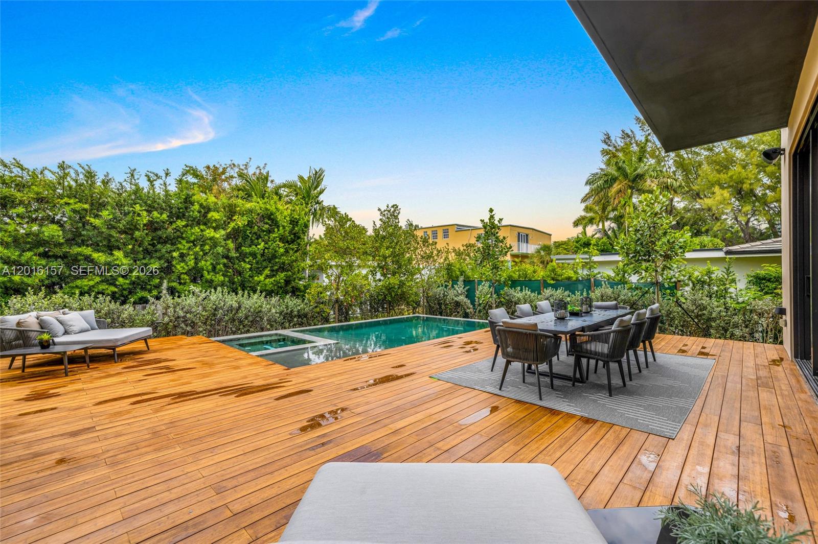 NAUTILUS EXTENSION 4TH - Residential