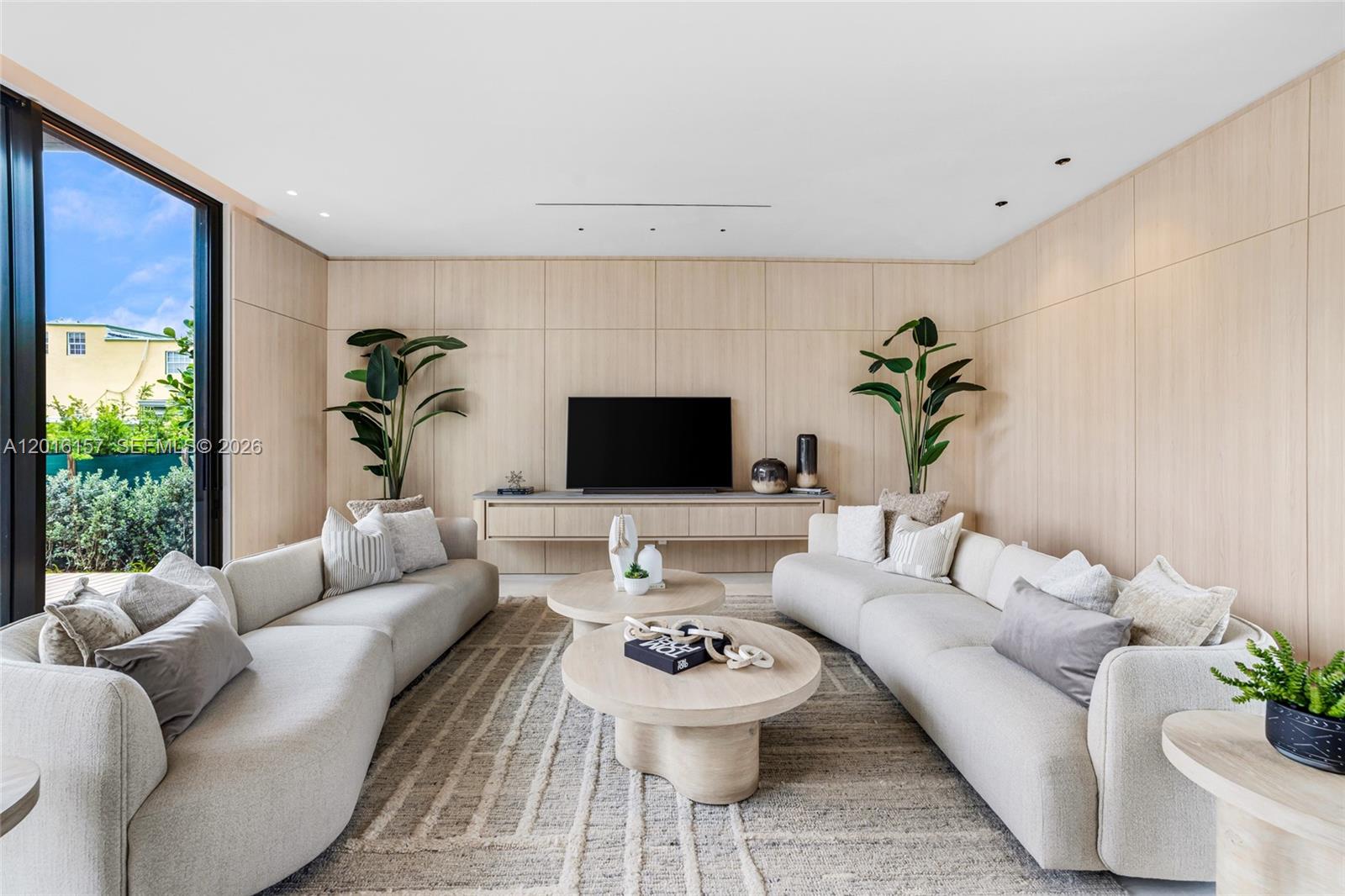 NAUTILUS EXTENSION 4TH - Residential