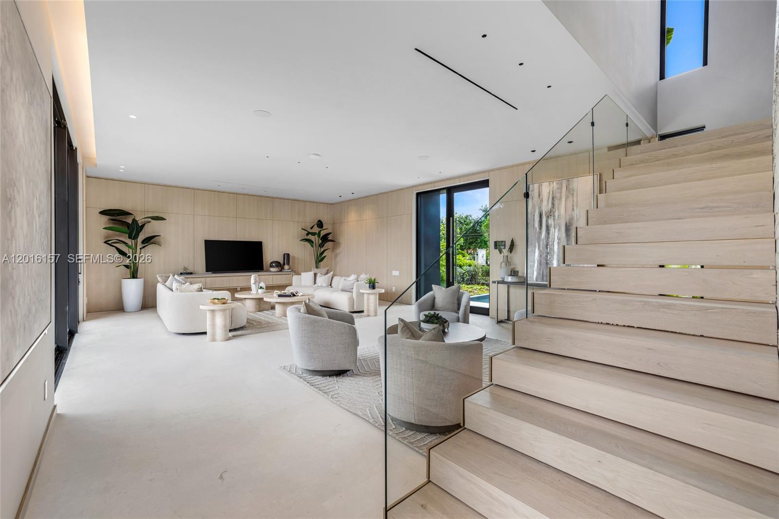 NAUTILUS EXTENSION 4TH - Residential
