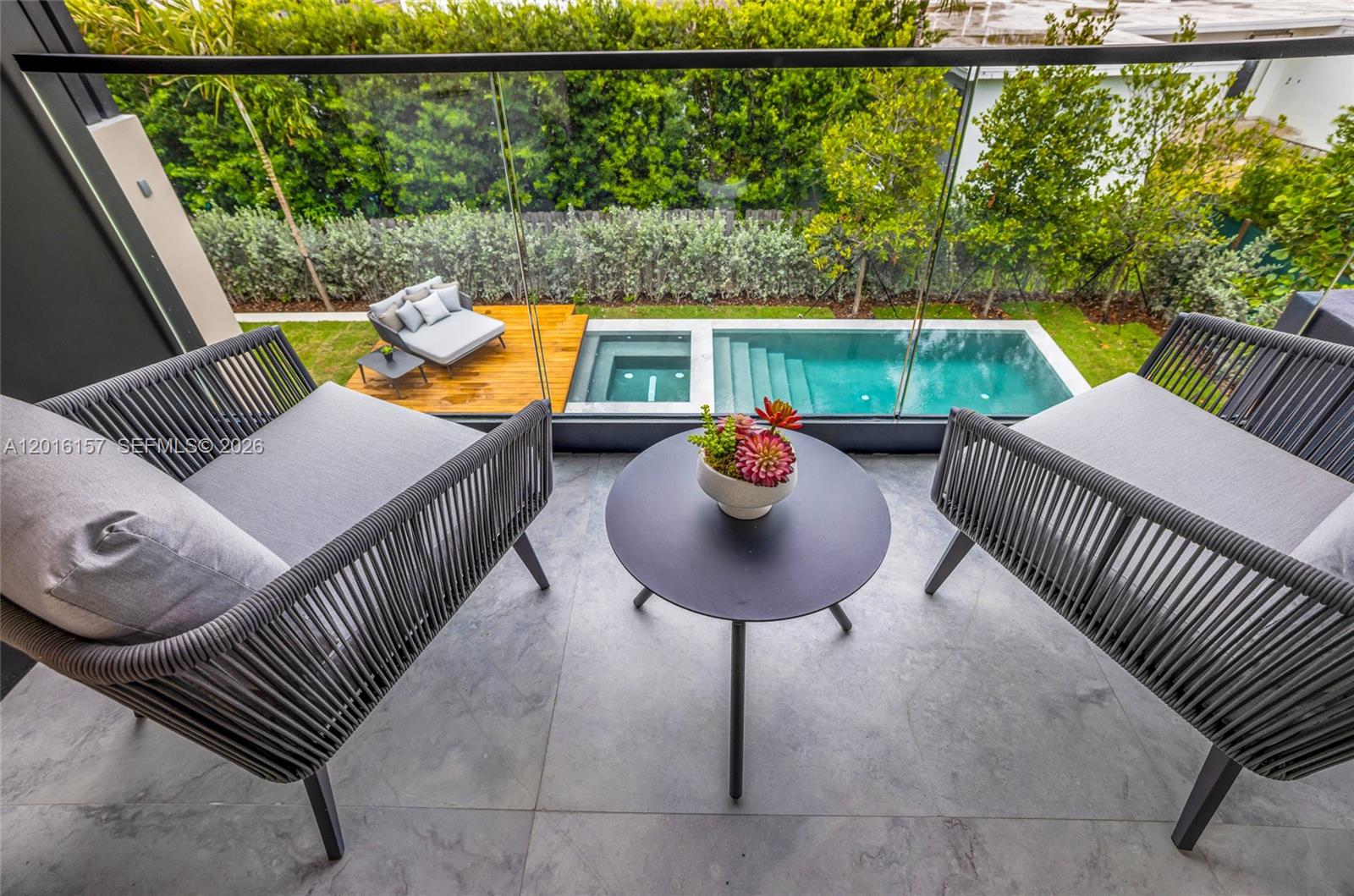 NAUTILUS EXTENSION 4TH - Residential