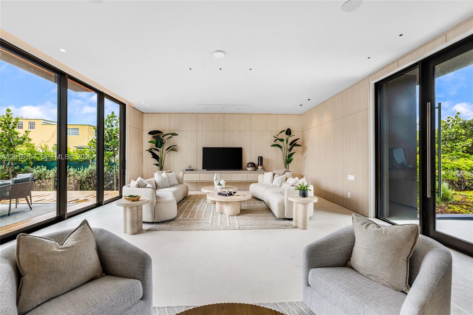 NAUTILUS EXTENSION 4TH - Residential