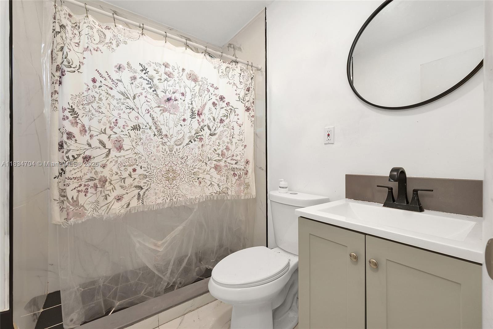 PARA VILLA HEIGHTS - Residential