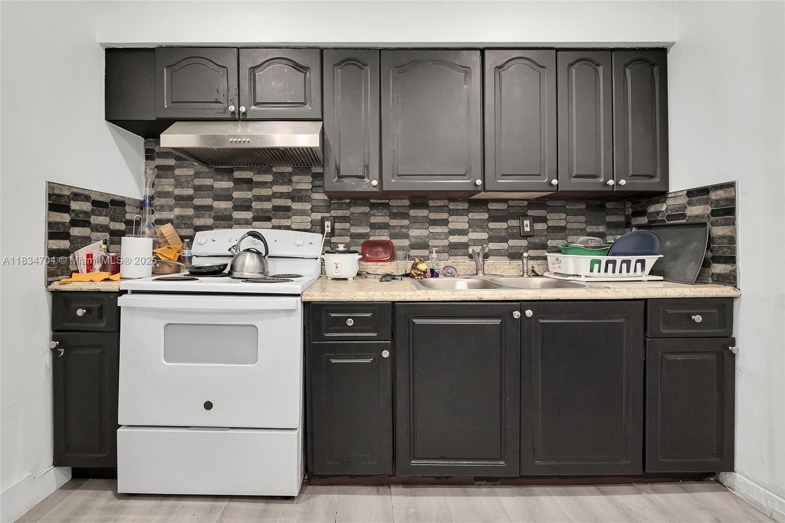 PARA VILLA HEIGHTS - Residential