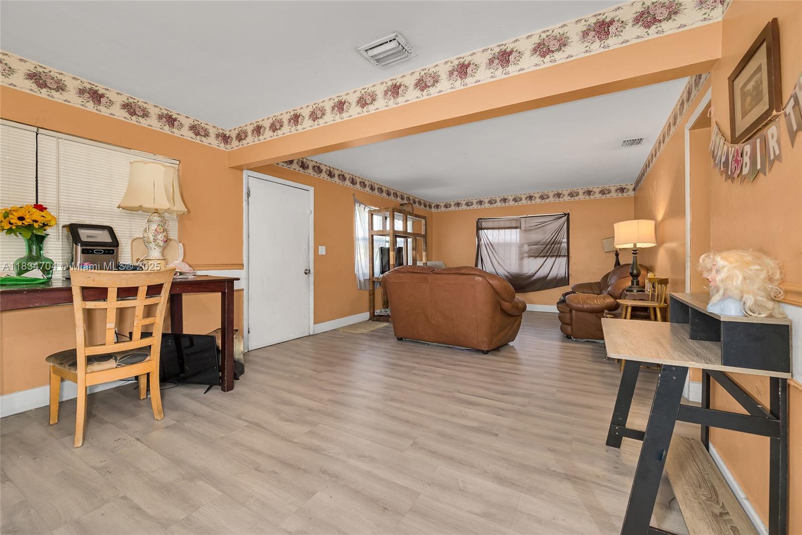 PARA VILLA HEIGHTS - Residential